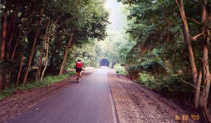 Approaching the Kennerdell Tunnel from the north.